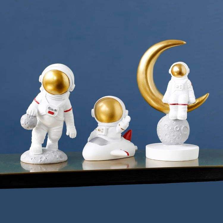 Resin Crafts Astronaut Statue for Home Decoration Spaceman Kids Gifts Home Decoration